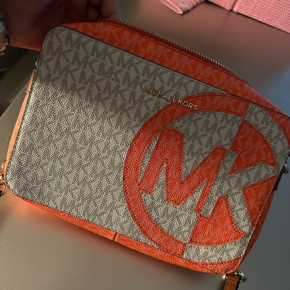 MK PURSE